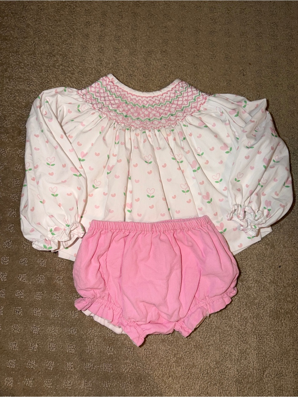 Cecil and Lou 12M Floral Heart Smocked Baby Top & Bloomer Set